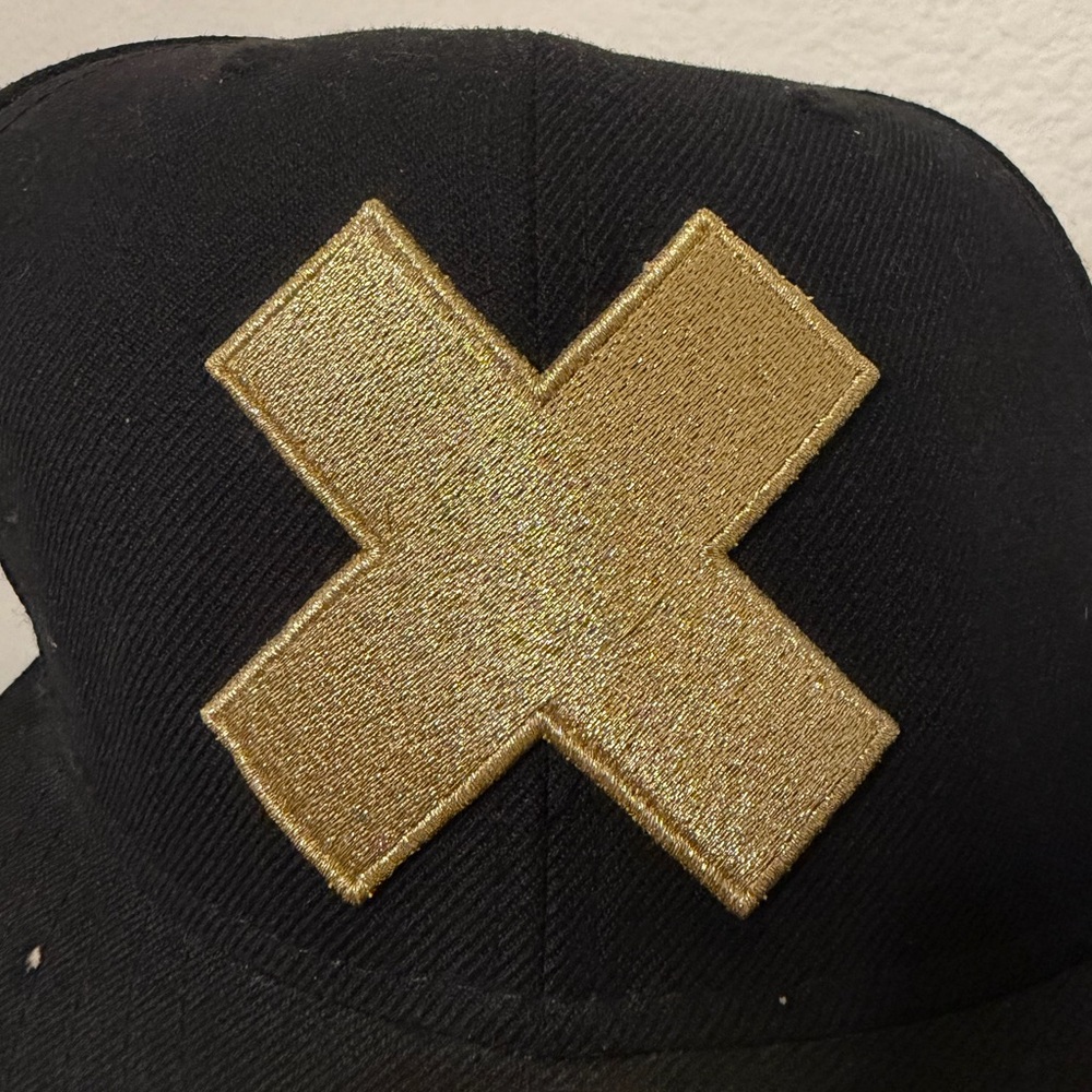 NWOT New Era x One Piece Collaboration | Tony Tony Chopper Gold Embroidered Cap - Picture 7 of 16